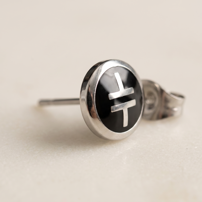 Take That TT Stainless Steel Stud Earrings – 8 mm